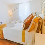 Villa Cinnamon Lakehouse