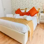 Cinnamon Lakehouse Cavalcaselle