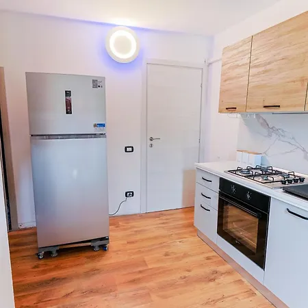 Cinnamon Lakehouse Villa Cavalcaselle